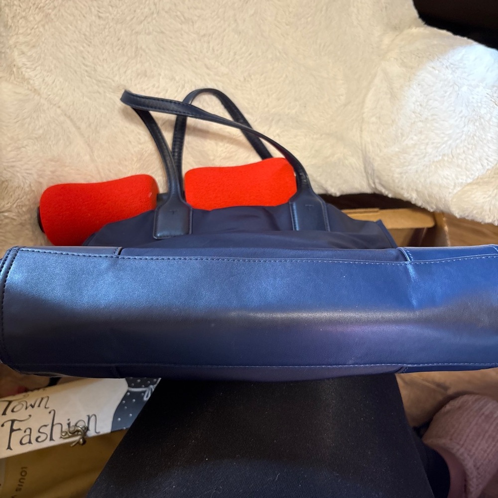 Tory Burch Navy Blue Tote Bag EUC!! - Picture 4 of 4